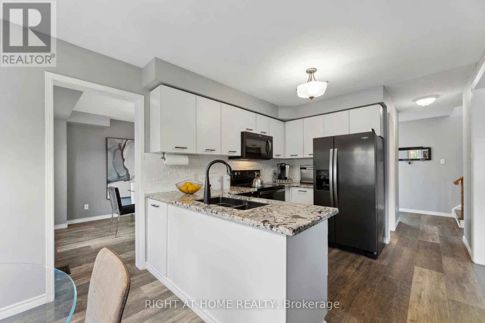 Property at 5 COULSON COURT image 3