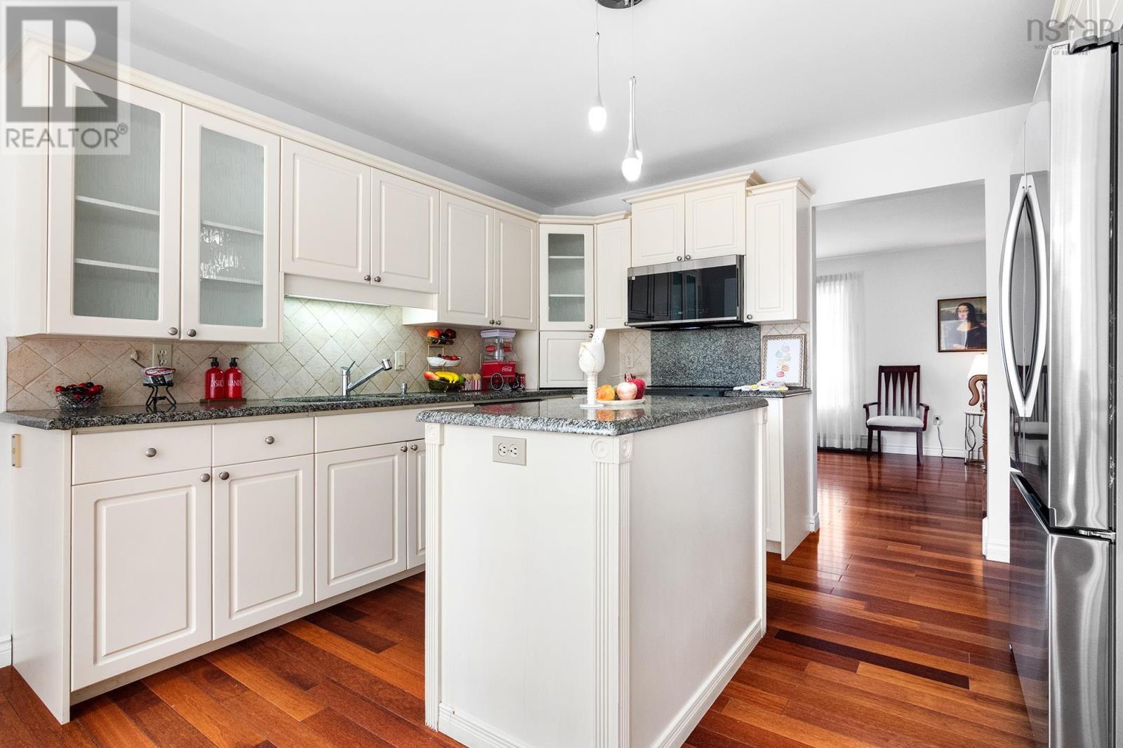 14 Brackley Place, Halifax, Nova Scotia  B3M 4H2 - Photo 9 - 202510227