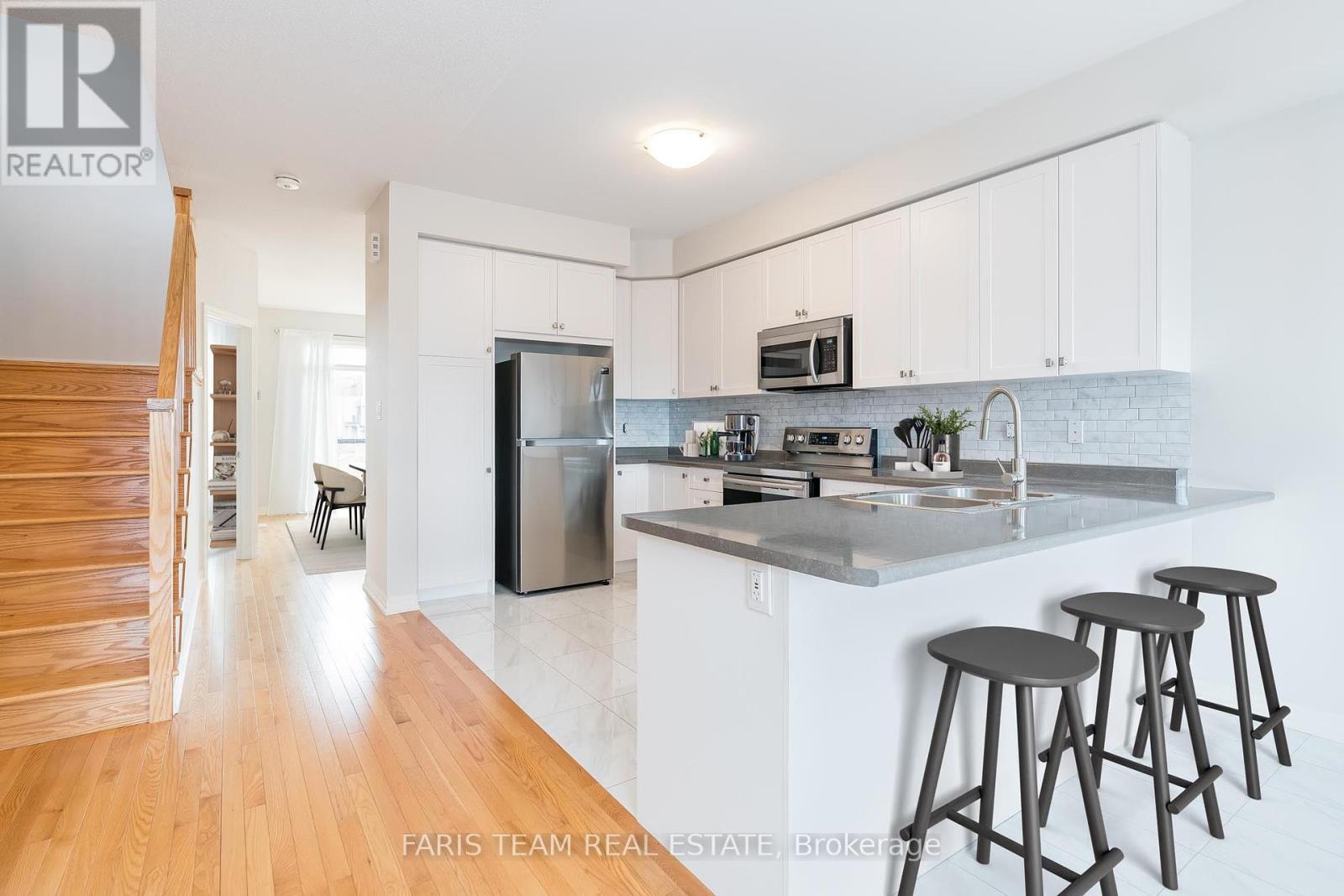 Property at 74 ALLURE STREET image 3
