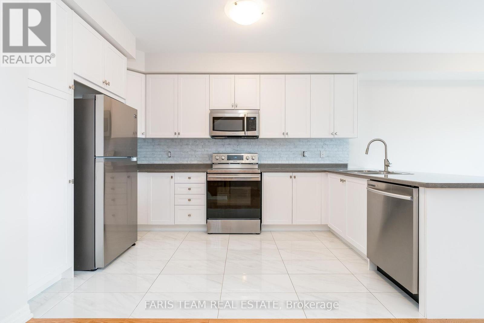 Property at 74 ALLURE STREET image 4