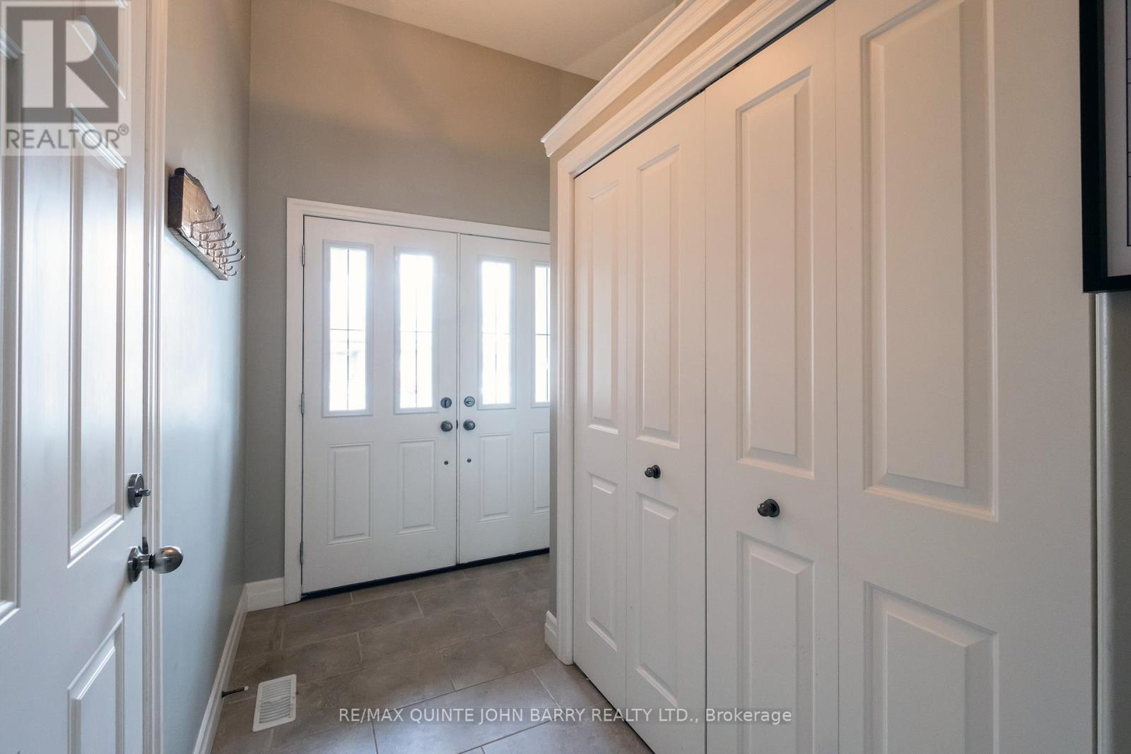79 Cortland Crescent, Quinte West, Ontario  K8V 0E9 - Photo 7 - X12132816
