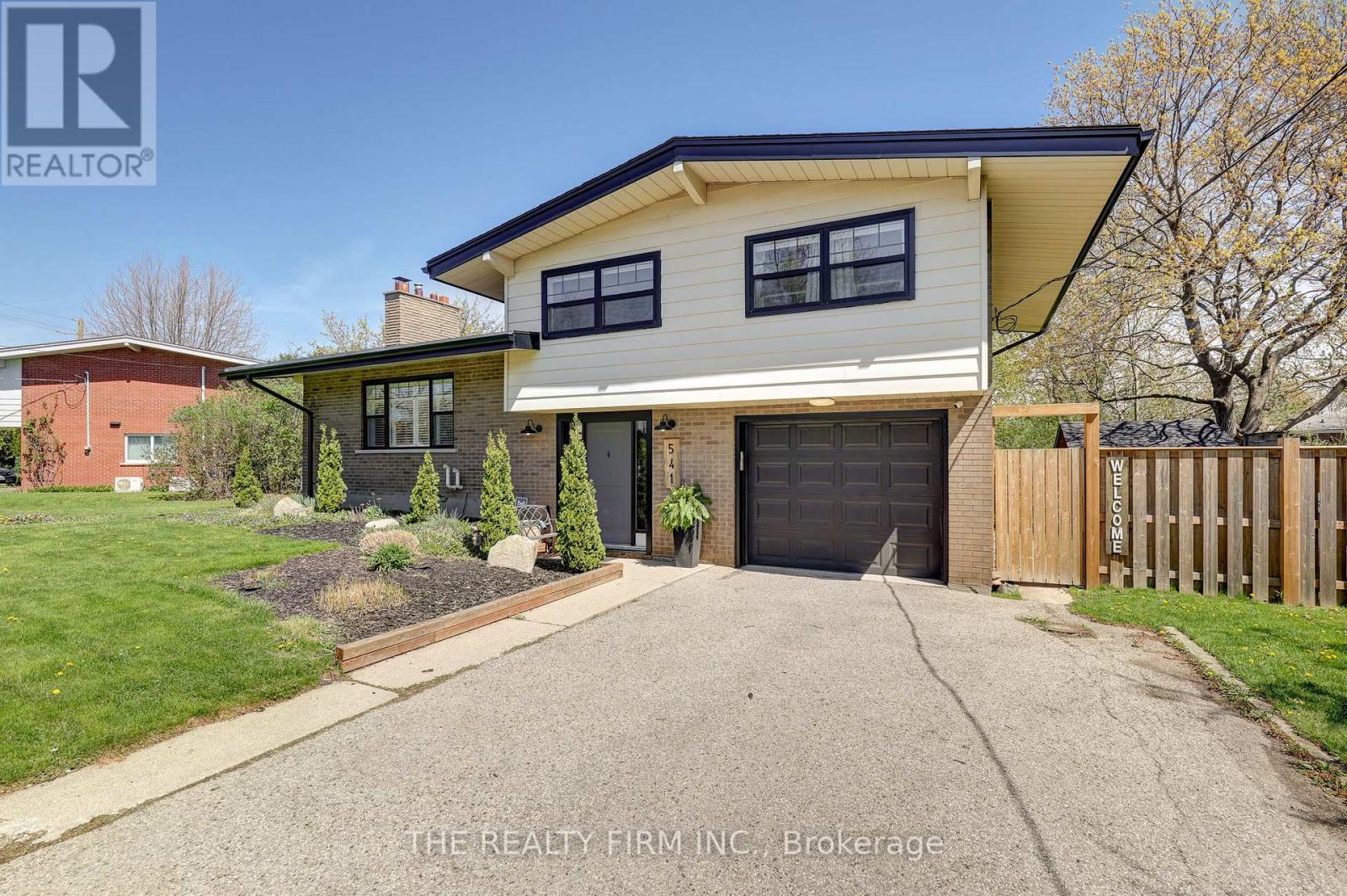 541 Cypress Avenue, London North, Ontario  N6H 3R4 - Photo 3 - X12132833