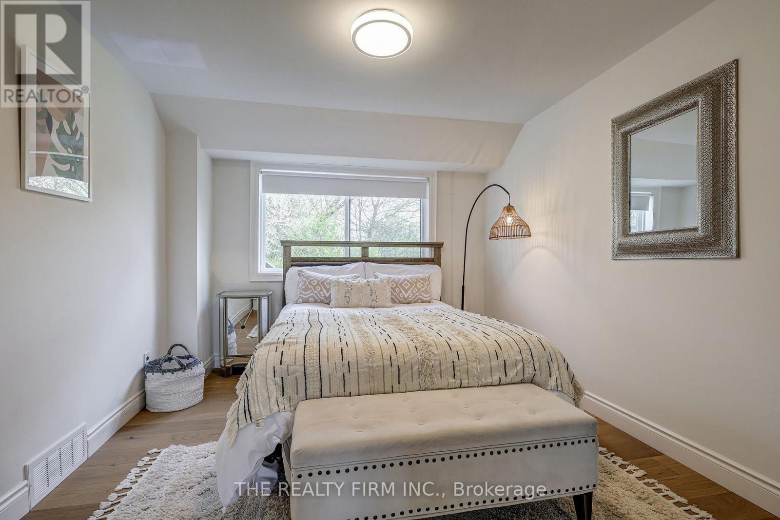 541 Cypress Avenue, London North, Ontario  N6H 3R4 - Photo 8 - X12132833