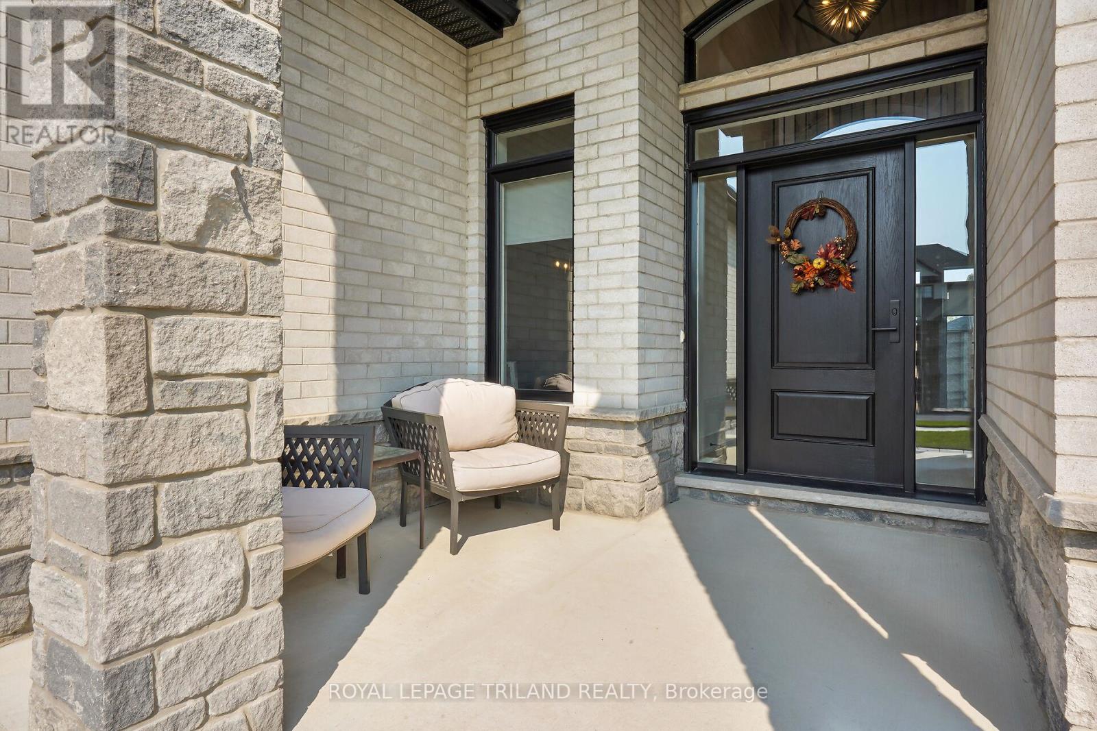 4076 Sugarmaple Crossing, London South, Ontario  N6P 1A4 - Photo 3 - X12132868