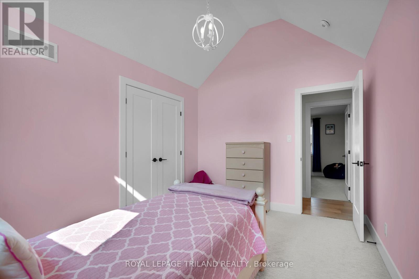4076 Sugarmaple Crossing, London South, Ontario  N6P 1A4 - Photo 37 - X12132868