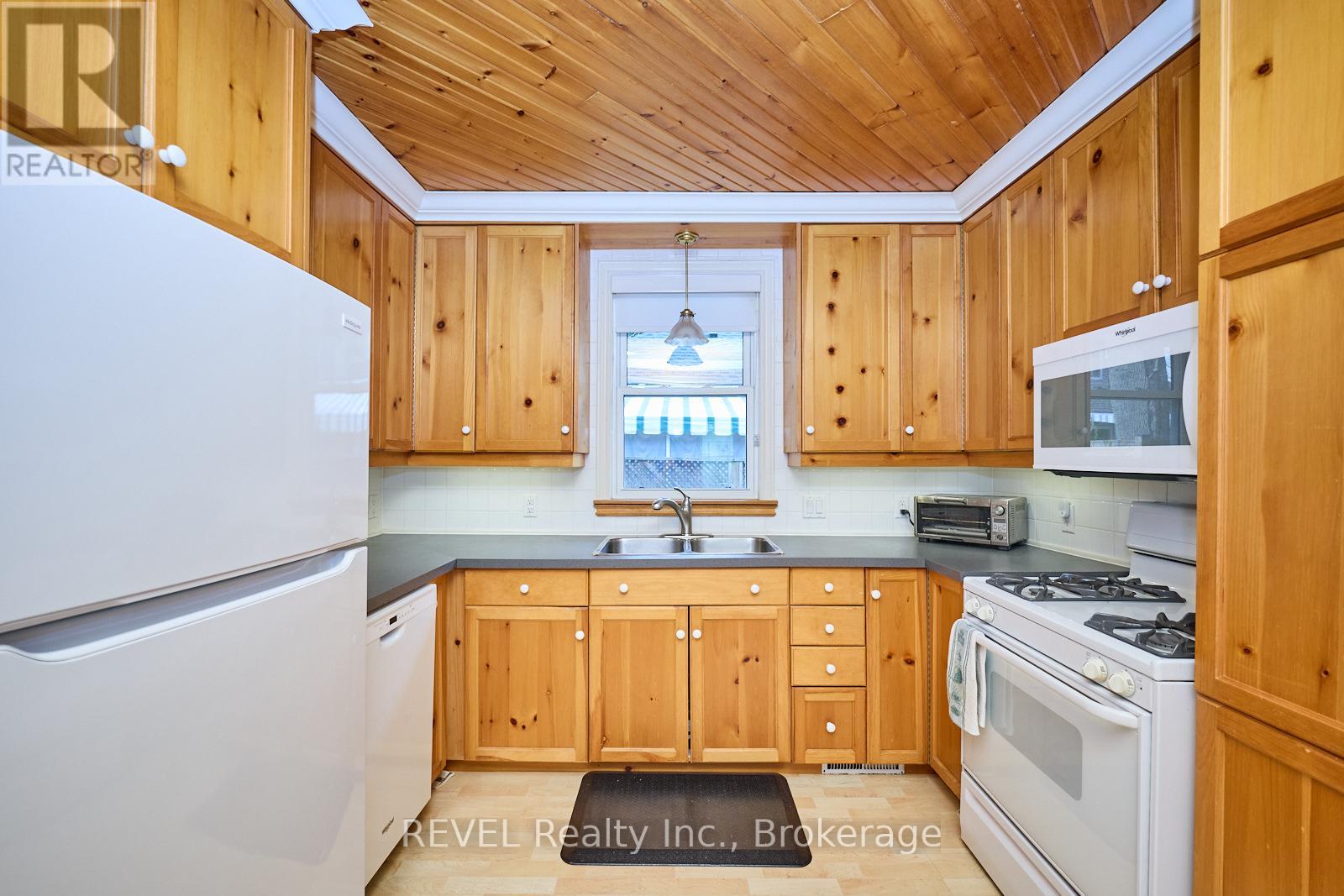267 Victoria Street, Niagara-On-The-Lake (Town), Ontario  L0S 1J0 - Photo 14 - X12132817