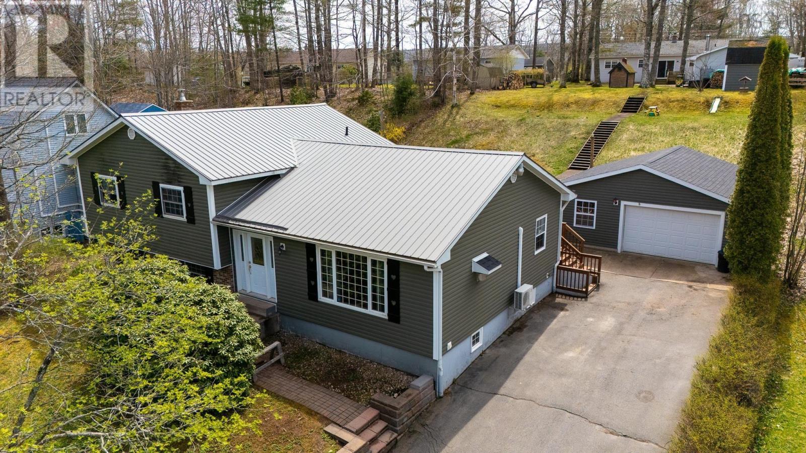 Property at 2860 Kenneth Avenue image 2