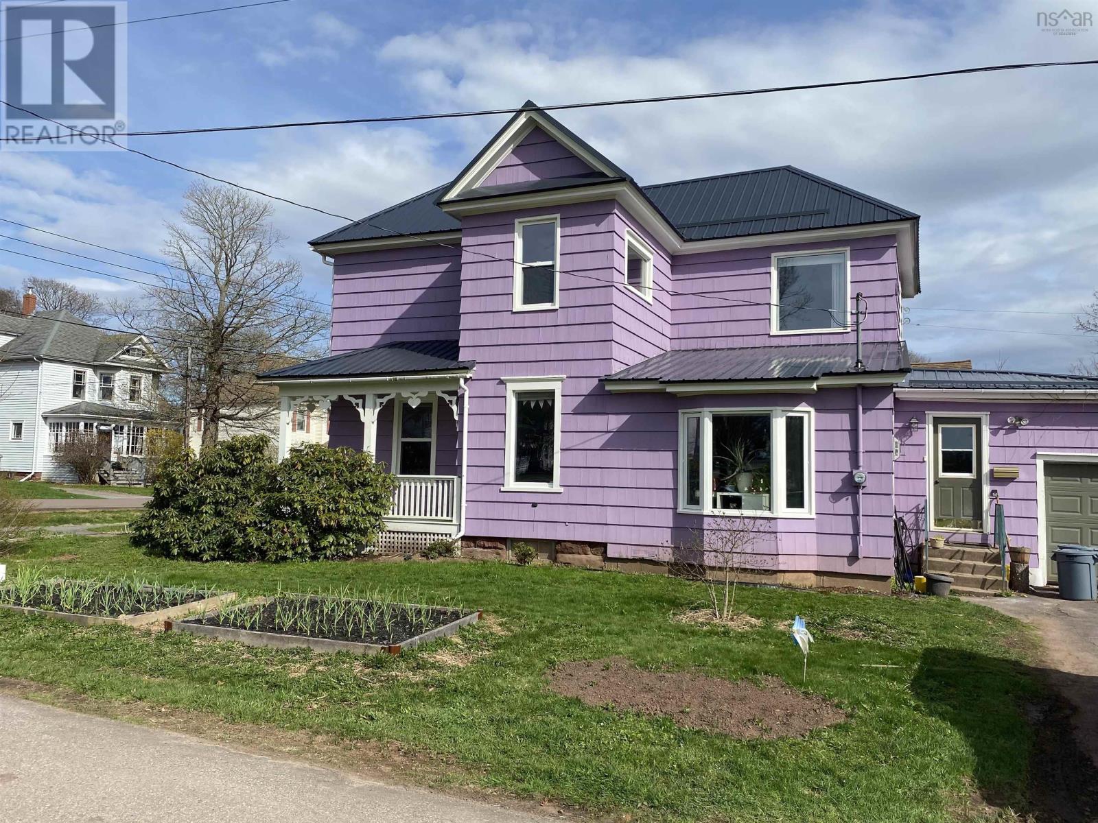 21 Clarence Street, Amherst, Nova Scotia  B4N 3P2 - Photo 2 - 202510240