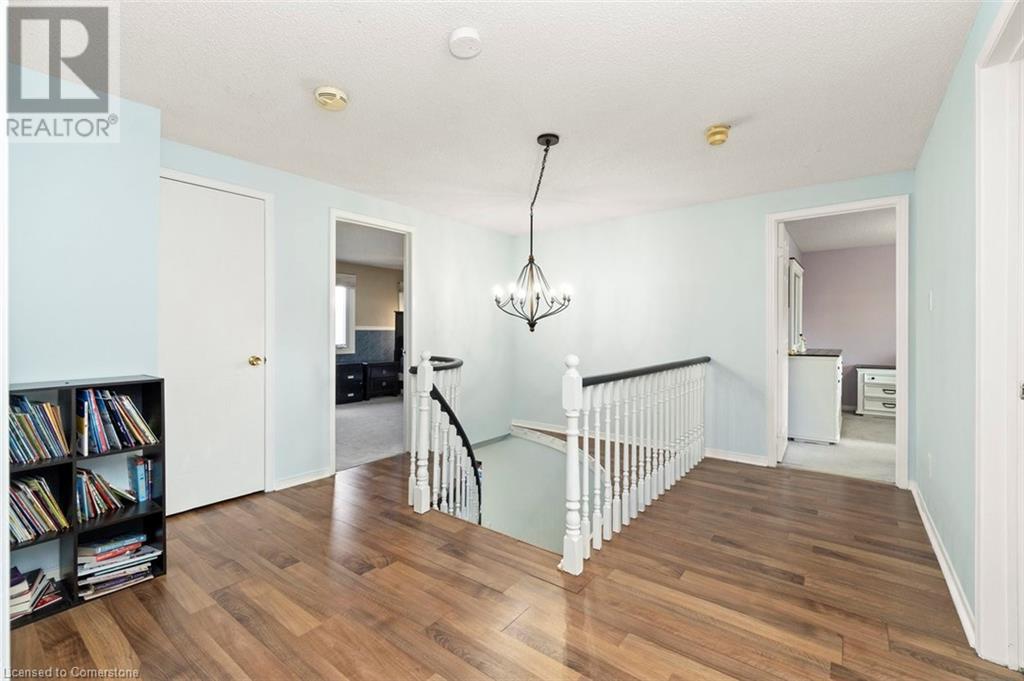 2054 Hunters Wood Drive, Burlington, Ontario  L7M 2V1 - Photo 23 - 40725873