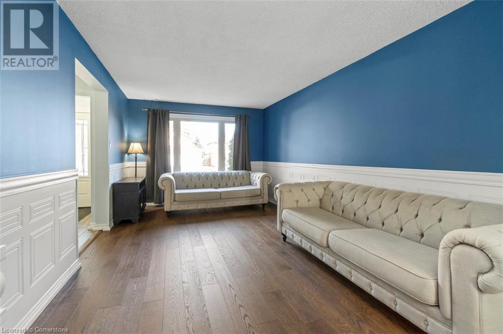 2054 Hunters Wood Drive, Burlington, Ontario  L7M 2V1 - Photo 8 - 40725873