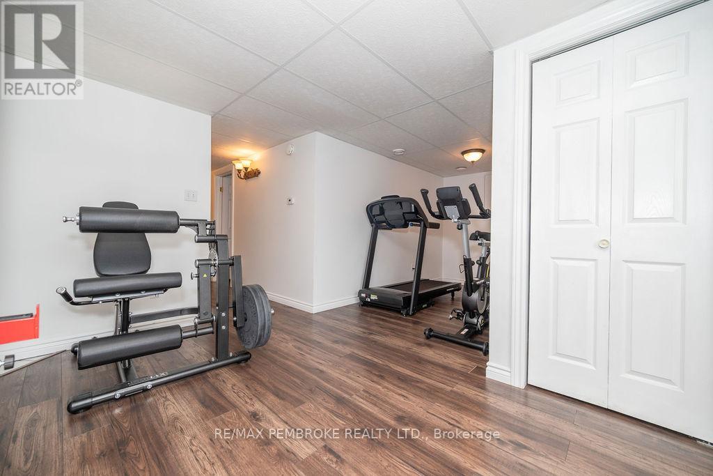 65 Fred Street, Petawawa, Ontario  K8H 0A4 - Photo 30 - X12132339