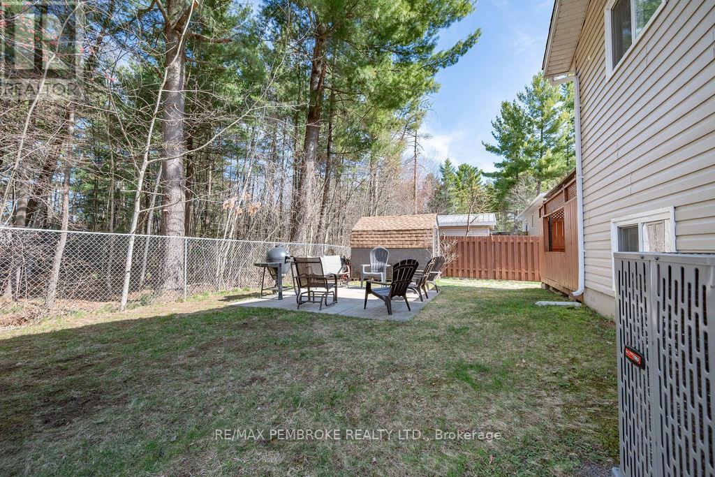65 Fred Street, Petawawa, Ontario  K8H 0A4 - Photo 42 - X12132339