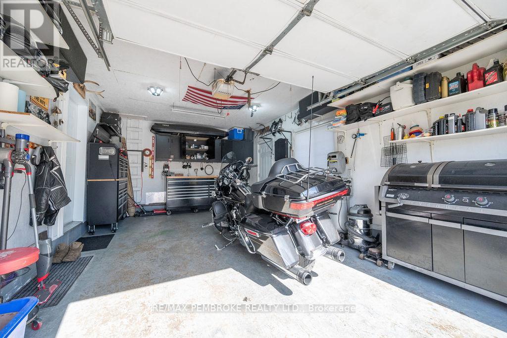 65 Fred Street, Petawawa, Ontario  K8H 0A4 - Photo 43 - X12132339
