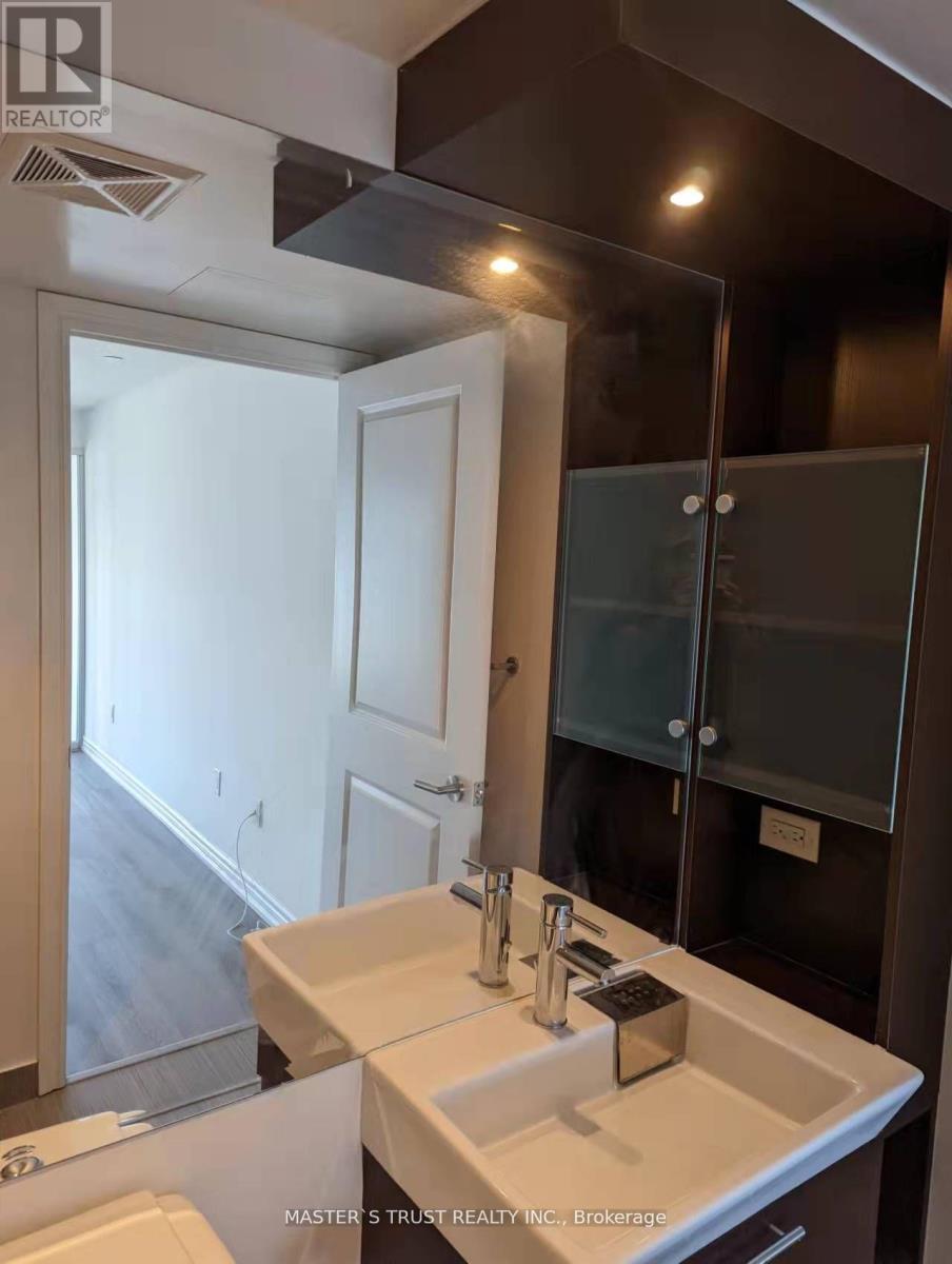 5504 - 386 Yonge Street, Toronto (Bay Street Corridor), Ontario  M5B 0A5 - Photo 10 - C12132840