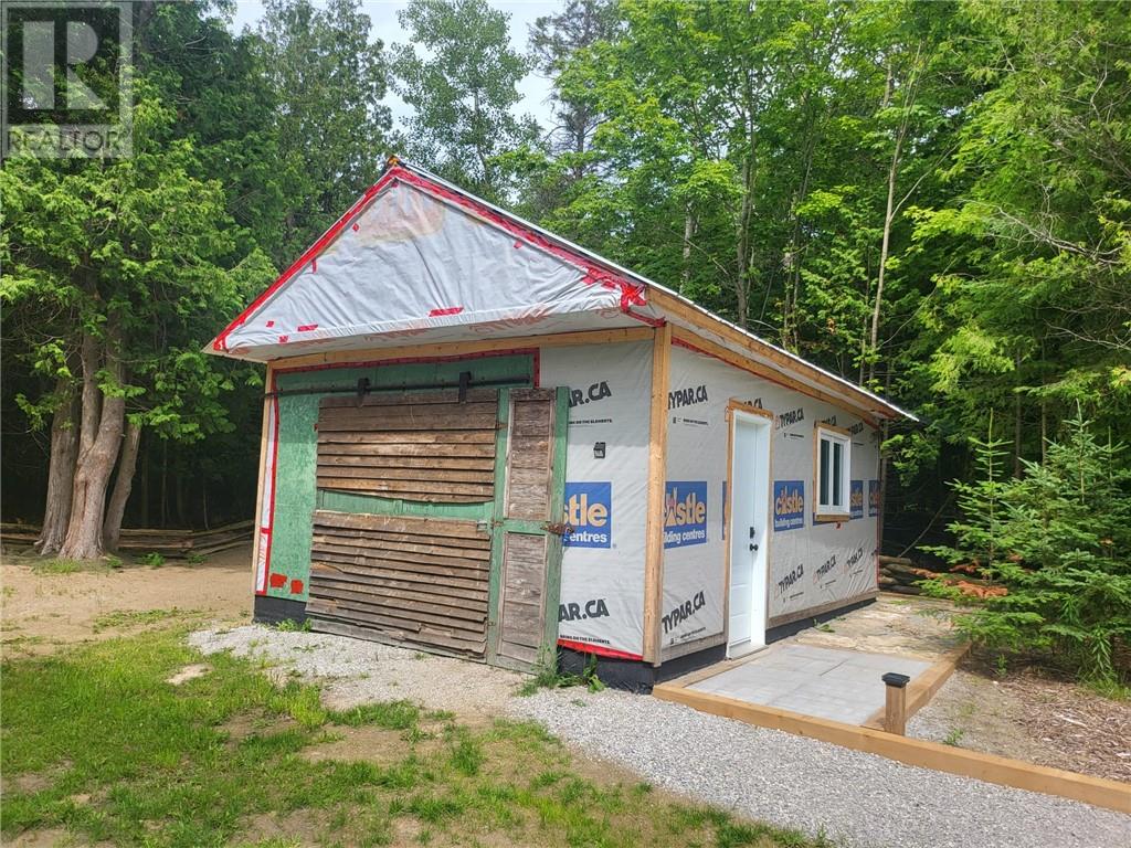 404 Perivale Road W, Manitoulin Island, Ontario  P0P 2B0 - Photo 4 - 2122131