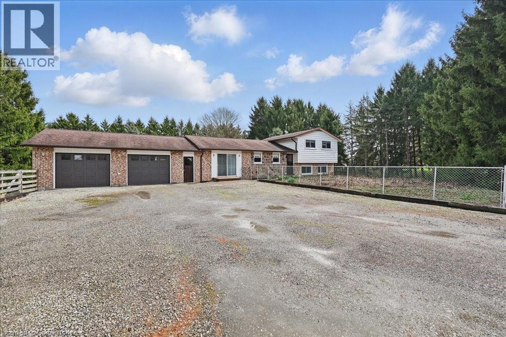 Property at 874 ROBINSON Road image 3