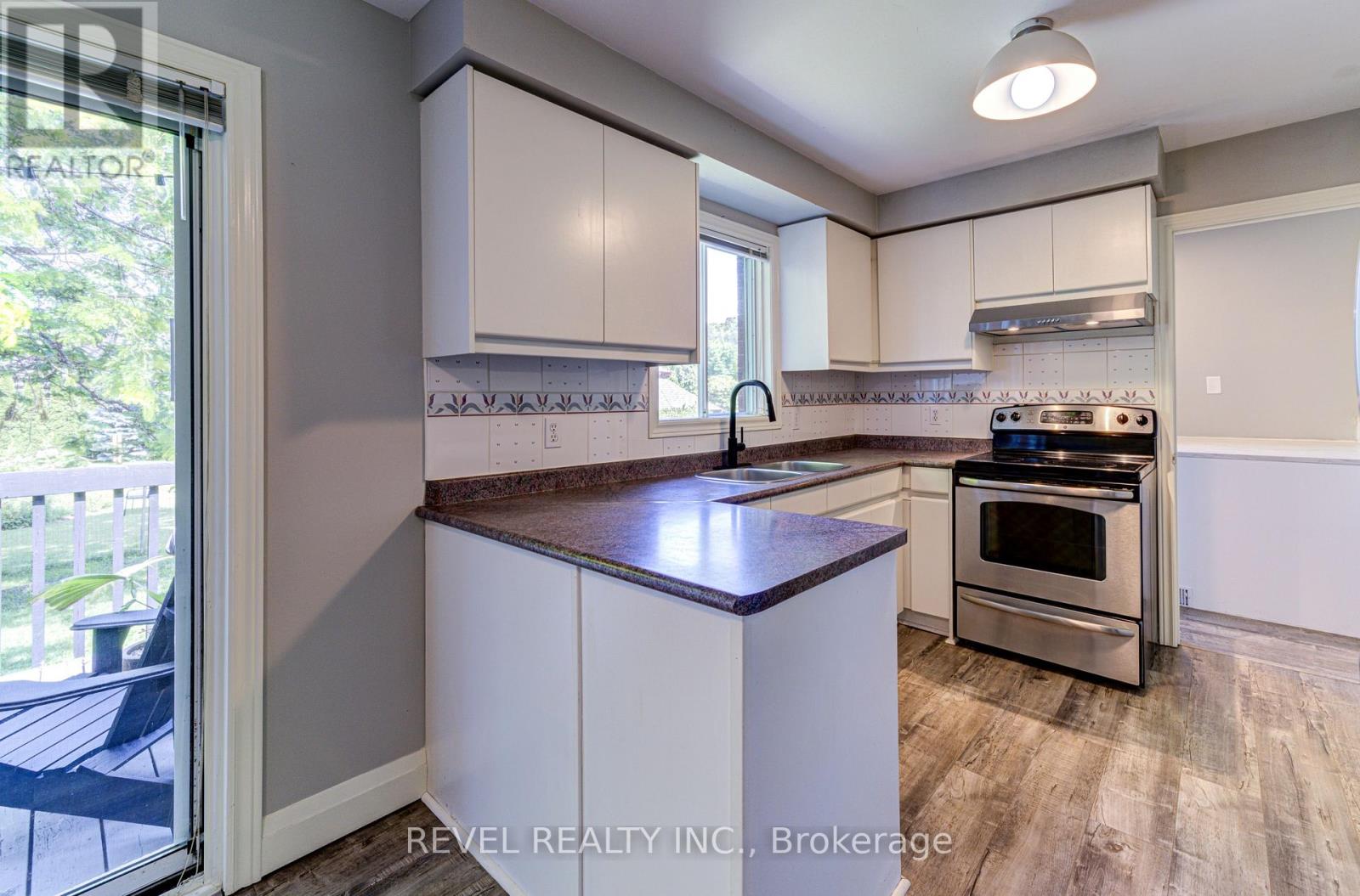 141 Wasaga Sands Drive E, Wasaga Beach, Ontario  L9Z 1H9 - Photo 17 - S12116023