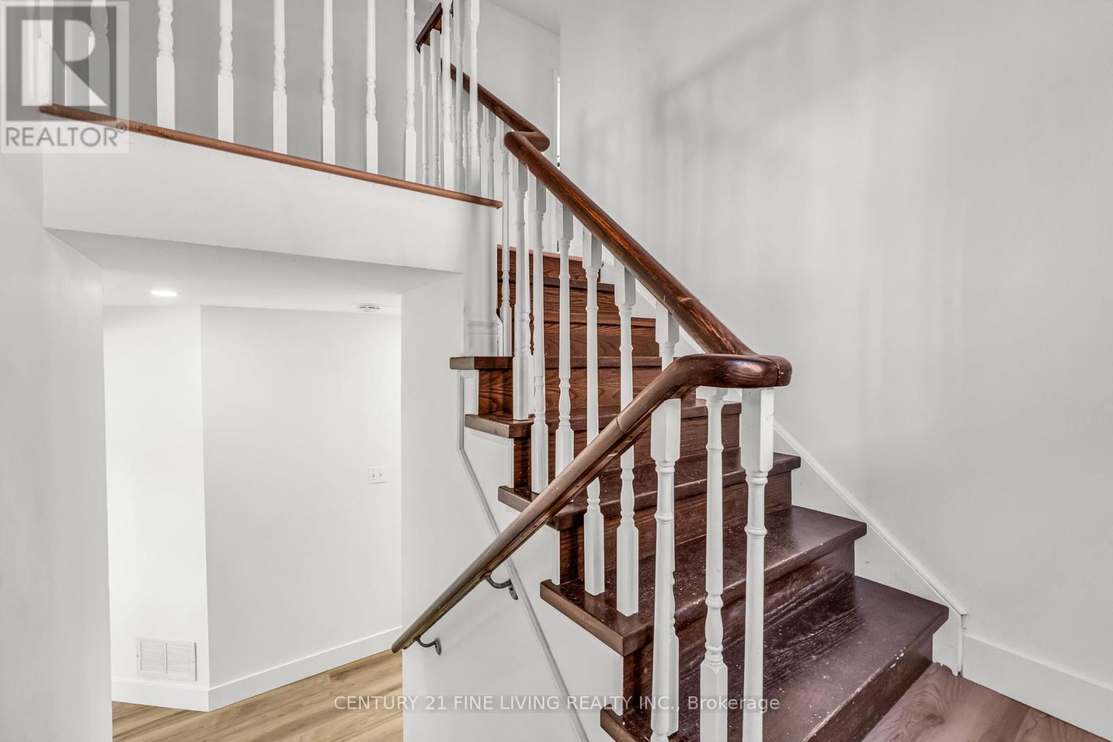 6571 Alderwood Trail, Mississauga, Ontario  L5N 6W3 - Photo 33 - W12128660