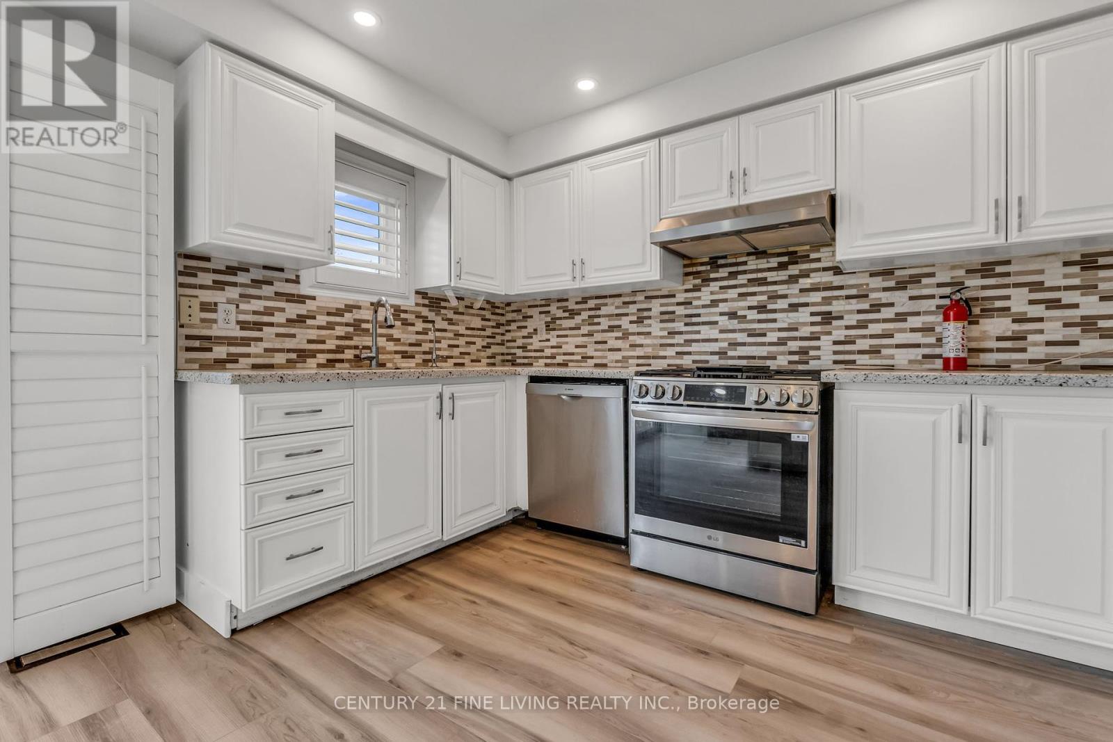 6571 Alderwood Trail, Mississauga, Ontario  L5N 6W3 - Photo 10 - W12128660