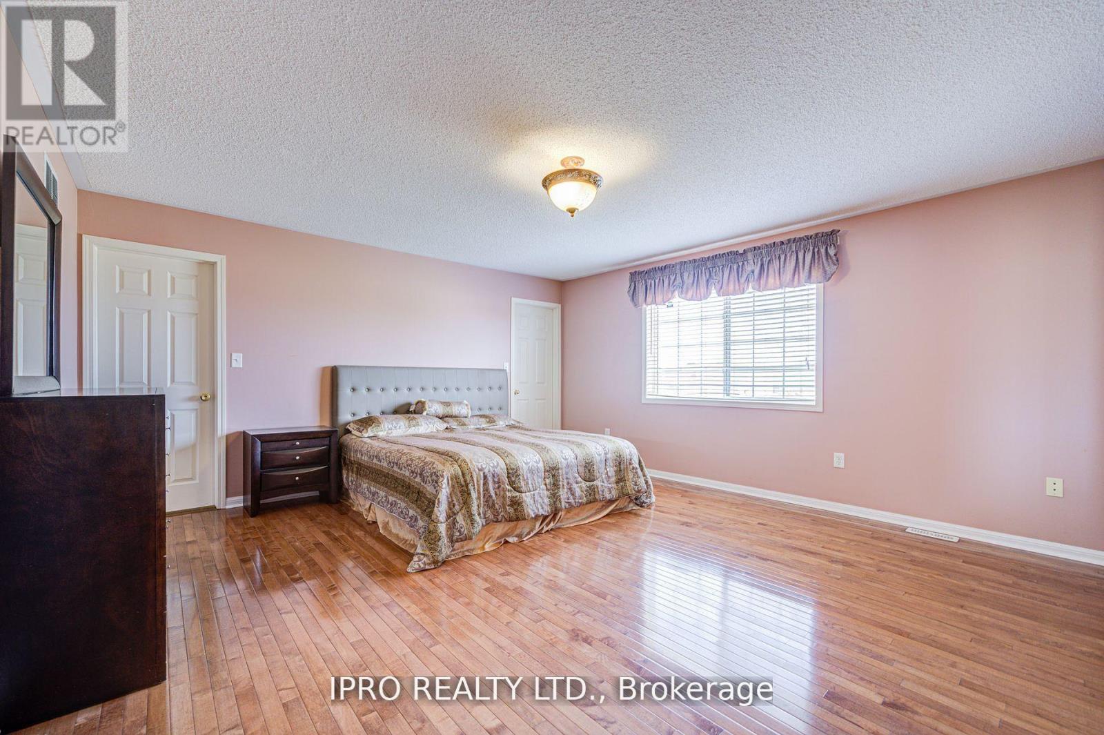 7 Bonavista Drive, Brampton, Ontario  L6X 0N2 - Photo 21 - W12132799