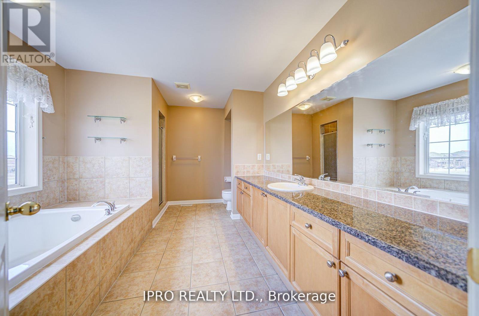 7 Bonavista Drive, Brampton, Ontario  L6X 0N2 - Photo 24 - W12132799