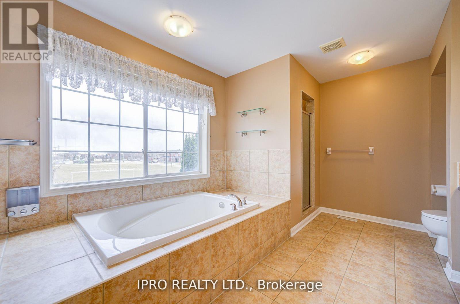 7 Bonavista Drive, Brampton, Ontario  L6X 0N2 - Photo 25 - W12132799