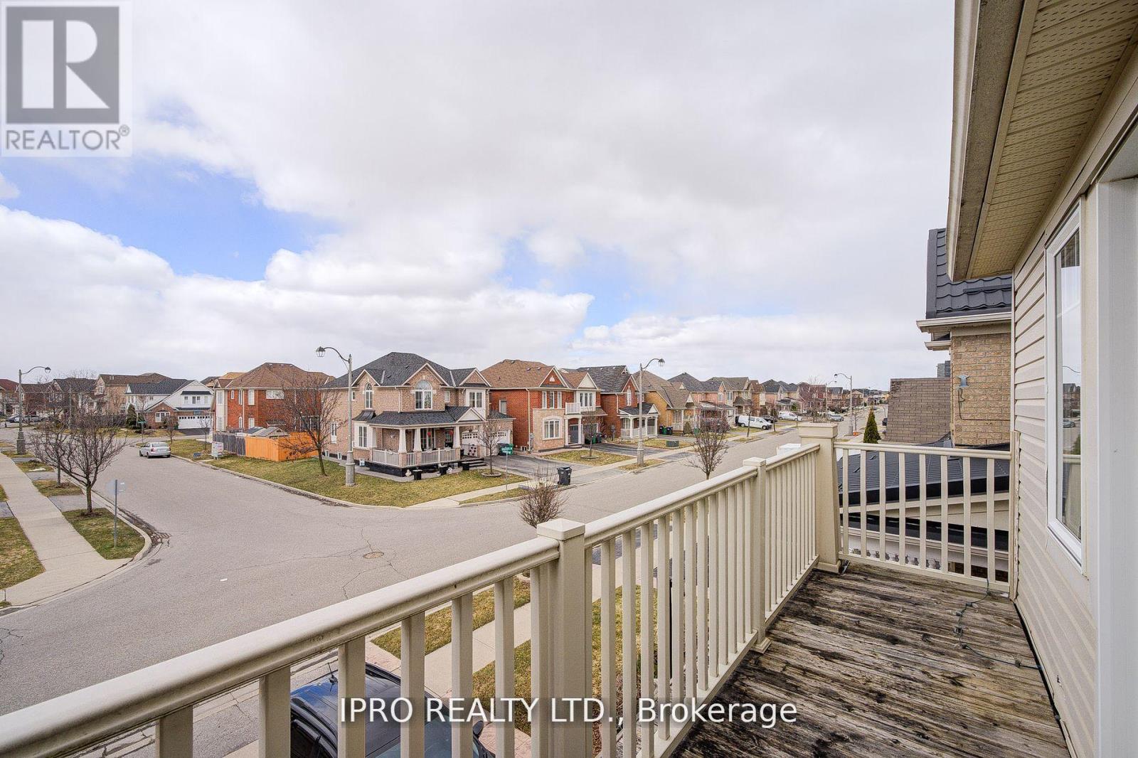 7 Bonavista Drive, Brampton, Ontario  L6X 0N2 - Photo 32 - W12132799