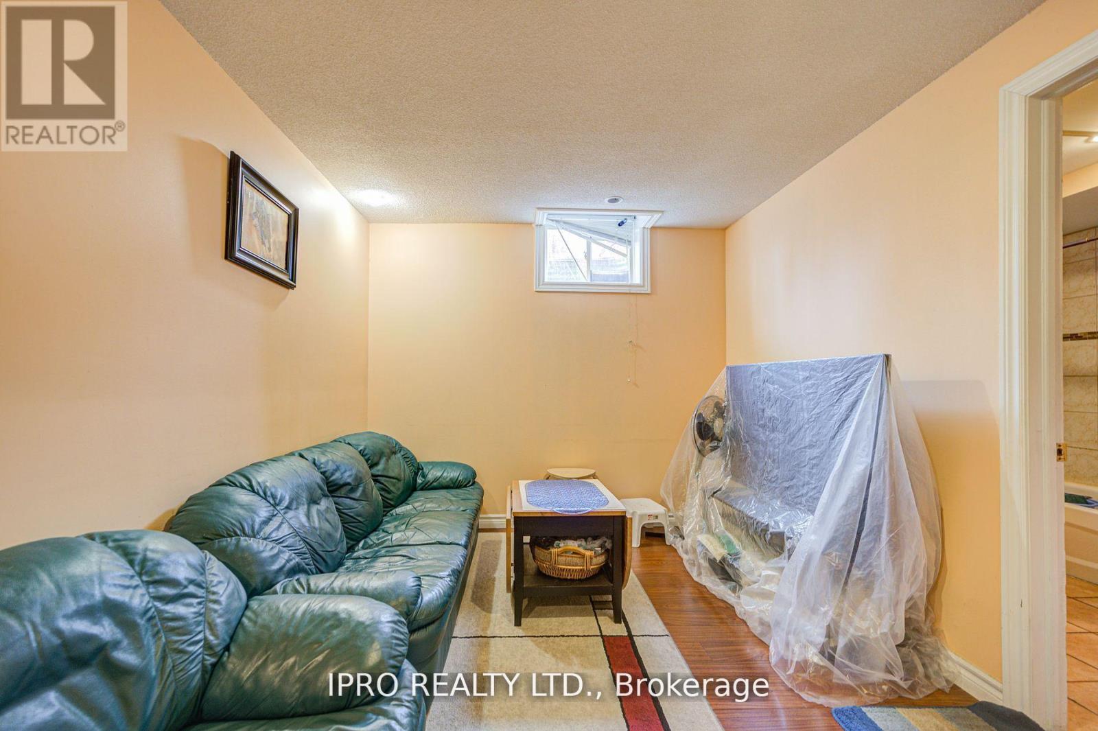 7 Bonavista Drive, Brampton, Ontario  L6X 0N2 - Photo 37 - W12132799