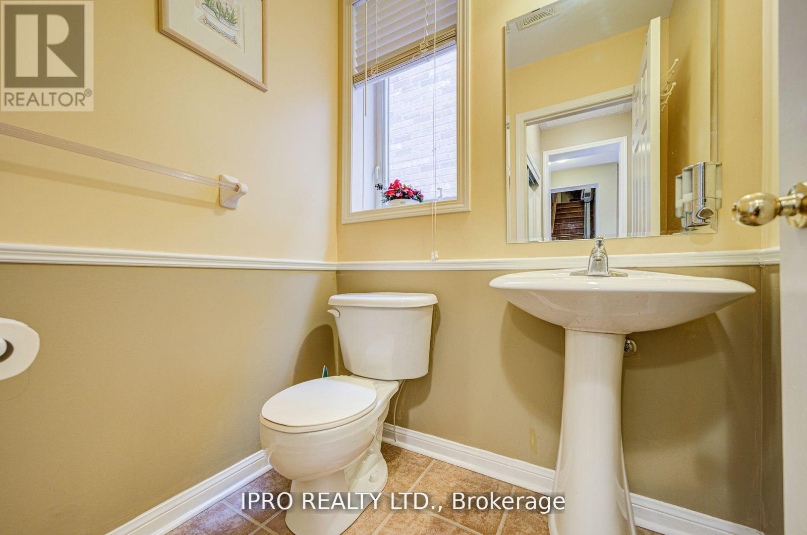 7 Bonavista Drive, Brampton, Ontario  L6X 0N2 - Photo 9 - W12132799