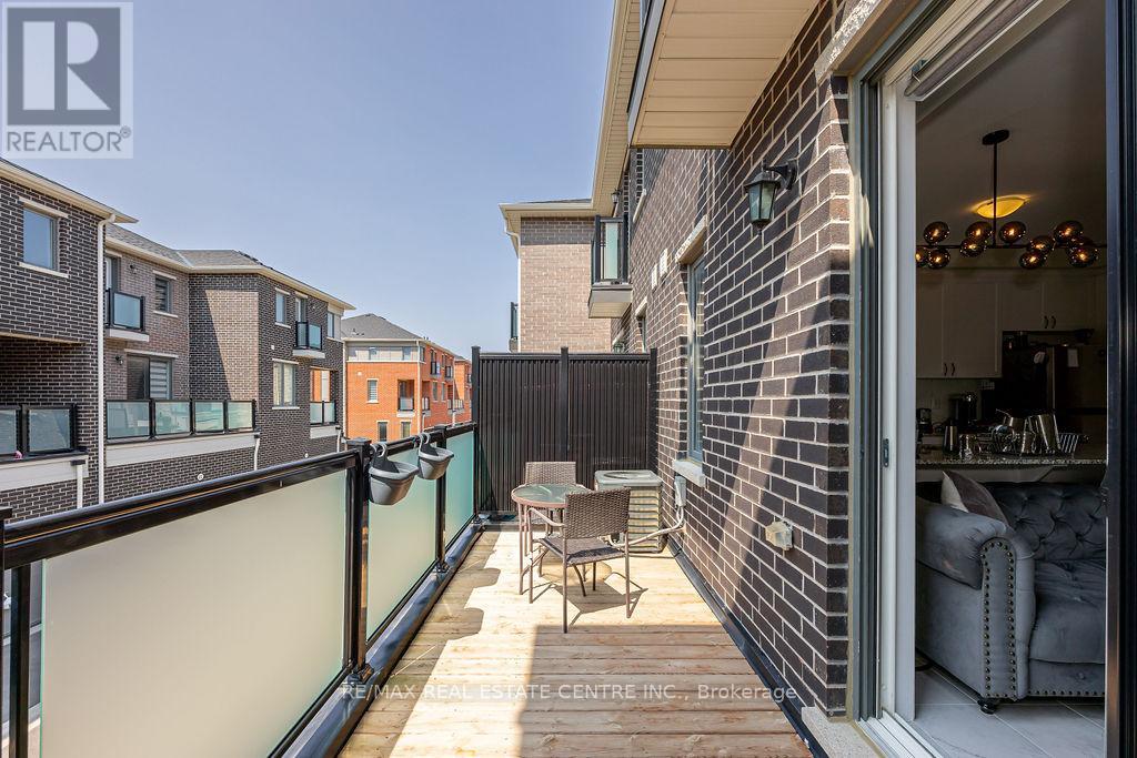 33 - 33 Summer Wind Lane, Brampton (Northwest Brampton), Ontario  L7A 0B6 - Photo 8 - W12132886