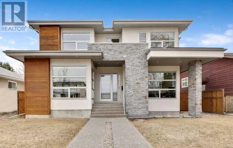 Property at 2025 51 Avenue SW image 2