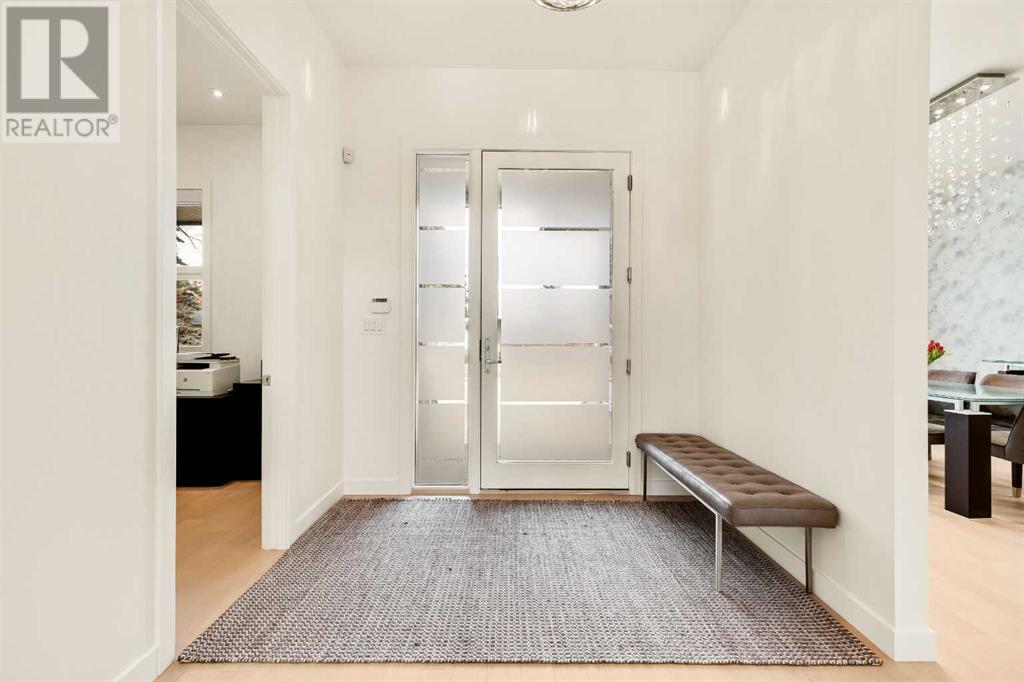 Property at 2025 51 Avenue SW image 3