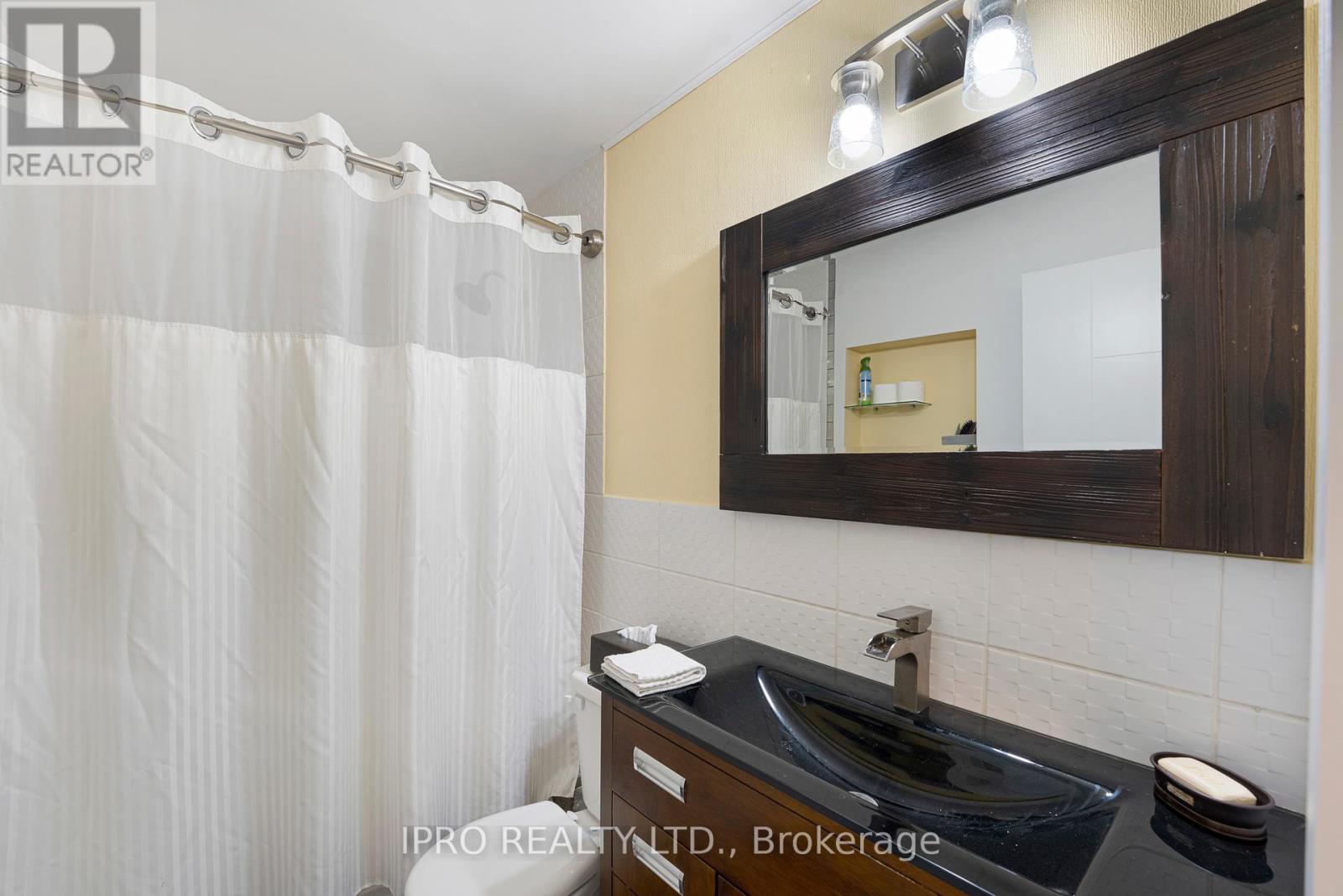 38 Wheeler Avenue, Guelph (St. Patrick's Ward), Ontario  N1E 5M9 - Photo 37 - X12132803
