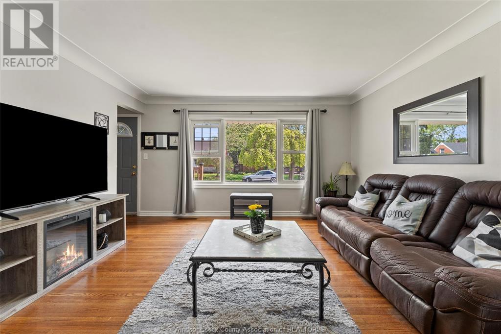 Property at 1147 REEDMERE image 4