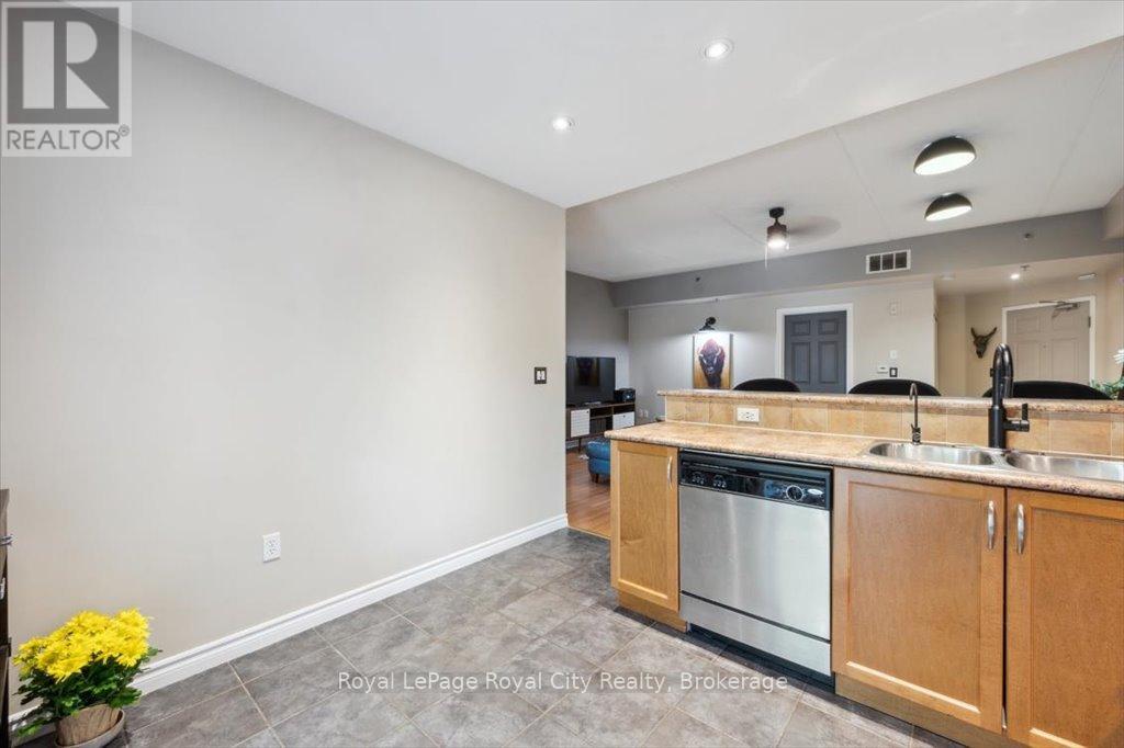 101 - 308 Watson Parkway N, Guelph, Ontario  N1E 0G7 - Photo 21 - X12132991