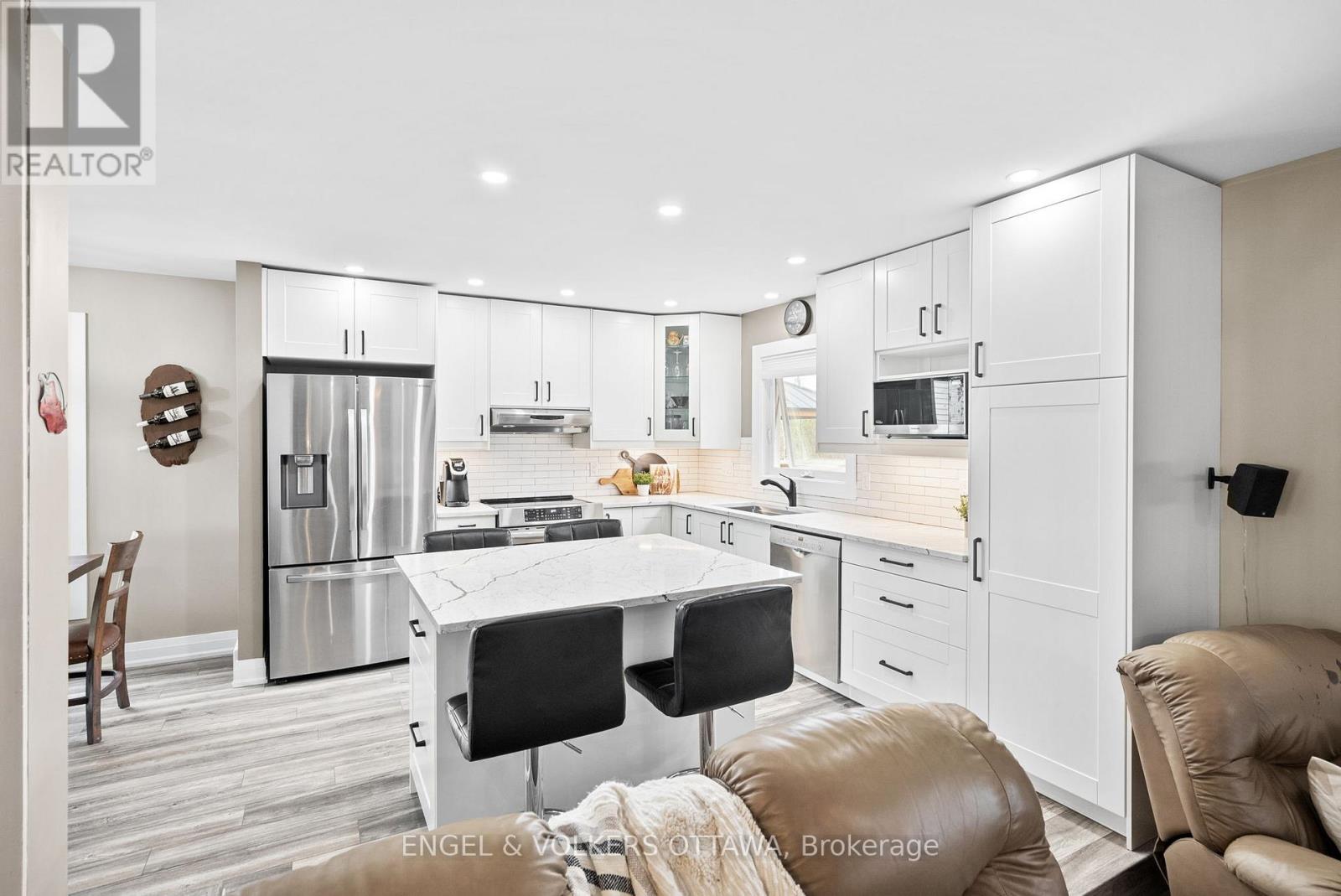 17 Glacier Street, Ottawa, Ontario  K2J 2M7 - Photo 10 - X12132965