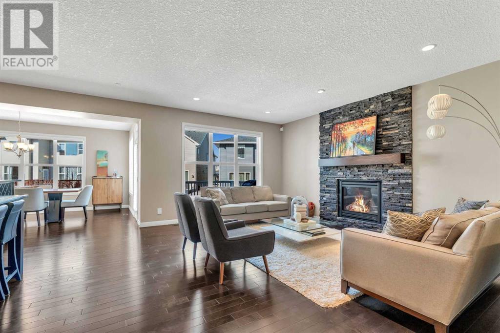 Property at 35 Silverado Bank Gardens SW image 4