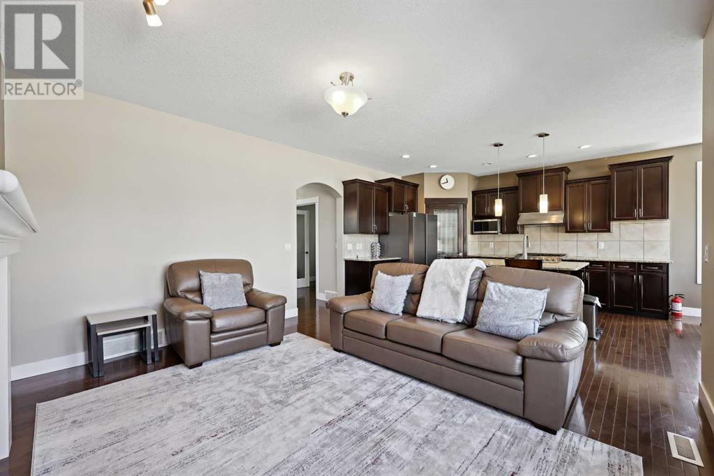 5 Cougartown Circle Sw, Calgary, Alberta  T3H 0A5 - Photo 10 - A2211554