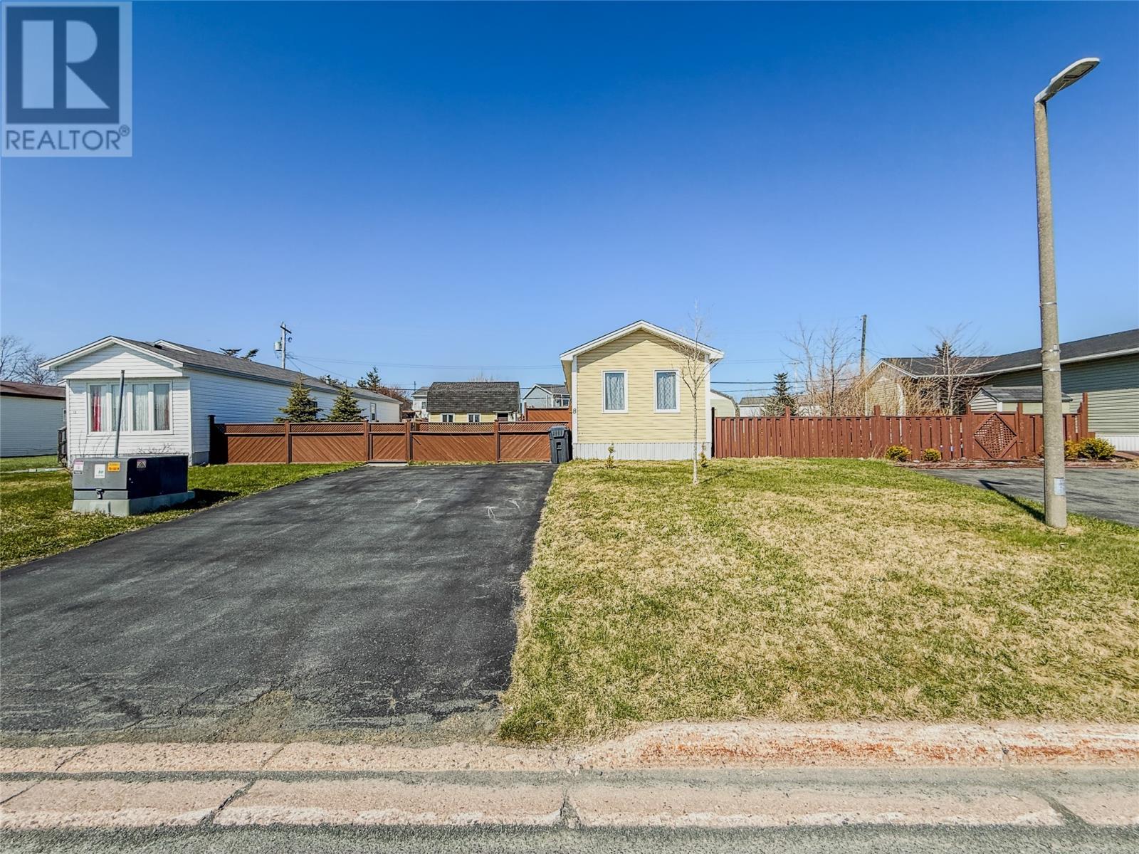 Property at 8 Juniper Drive image 3