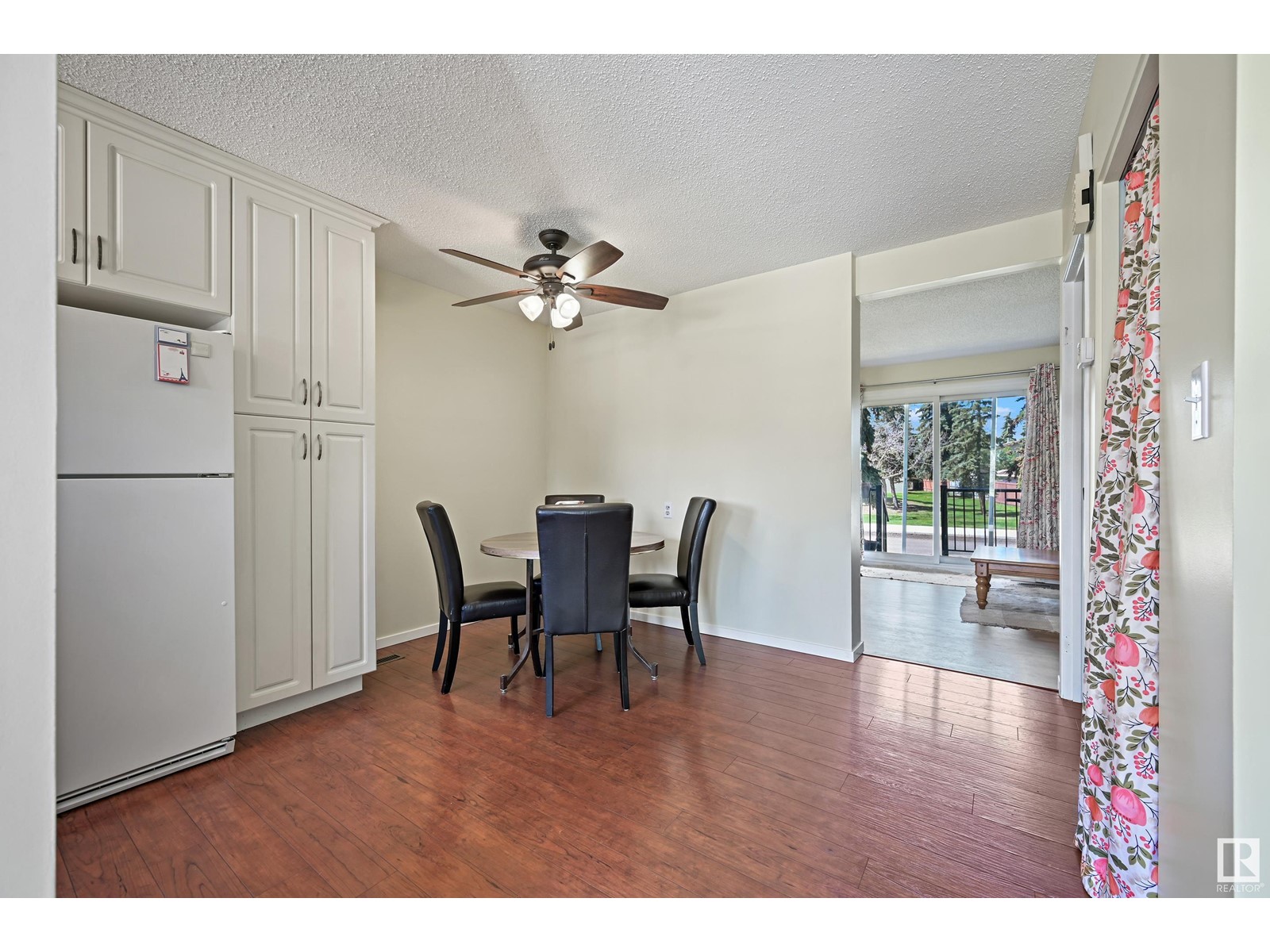 Property at 9945 171 AV NW image 5