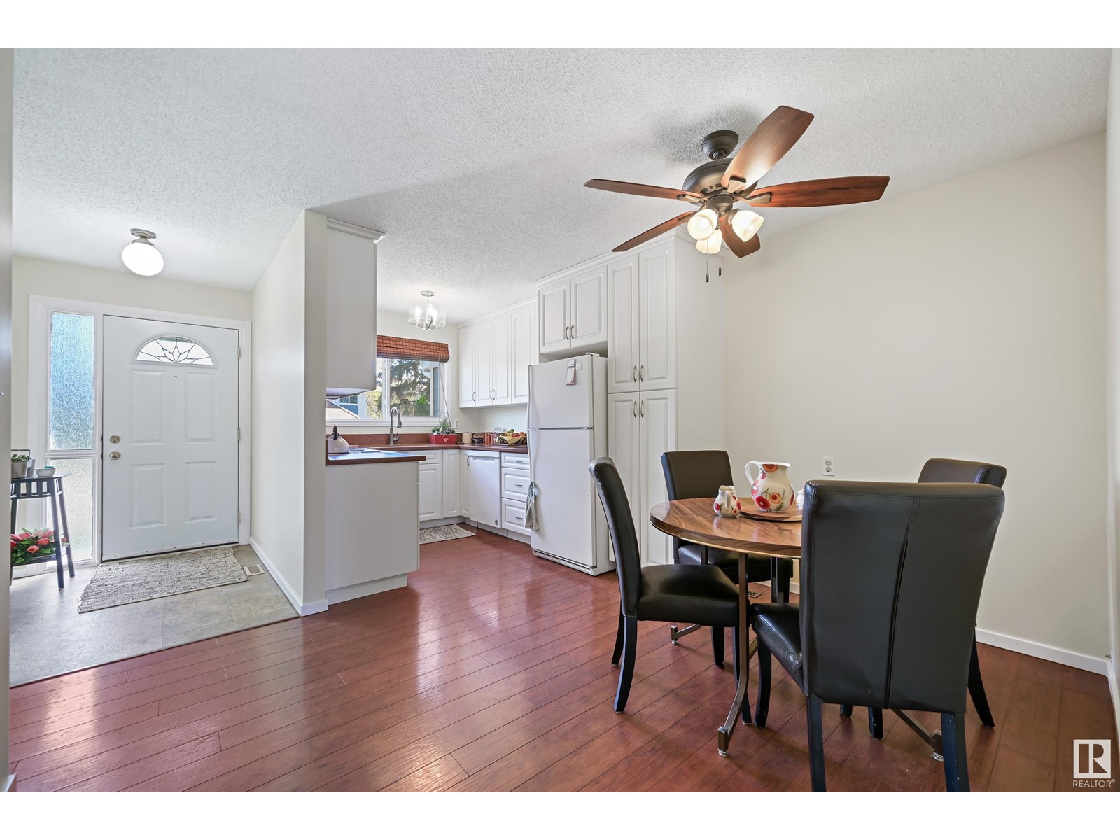 9945 171 Av Nw, Edmonton, Alberta  T5X 4X2 - Photo 5 - E4435093