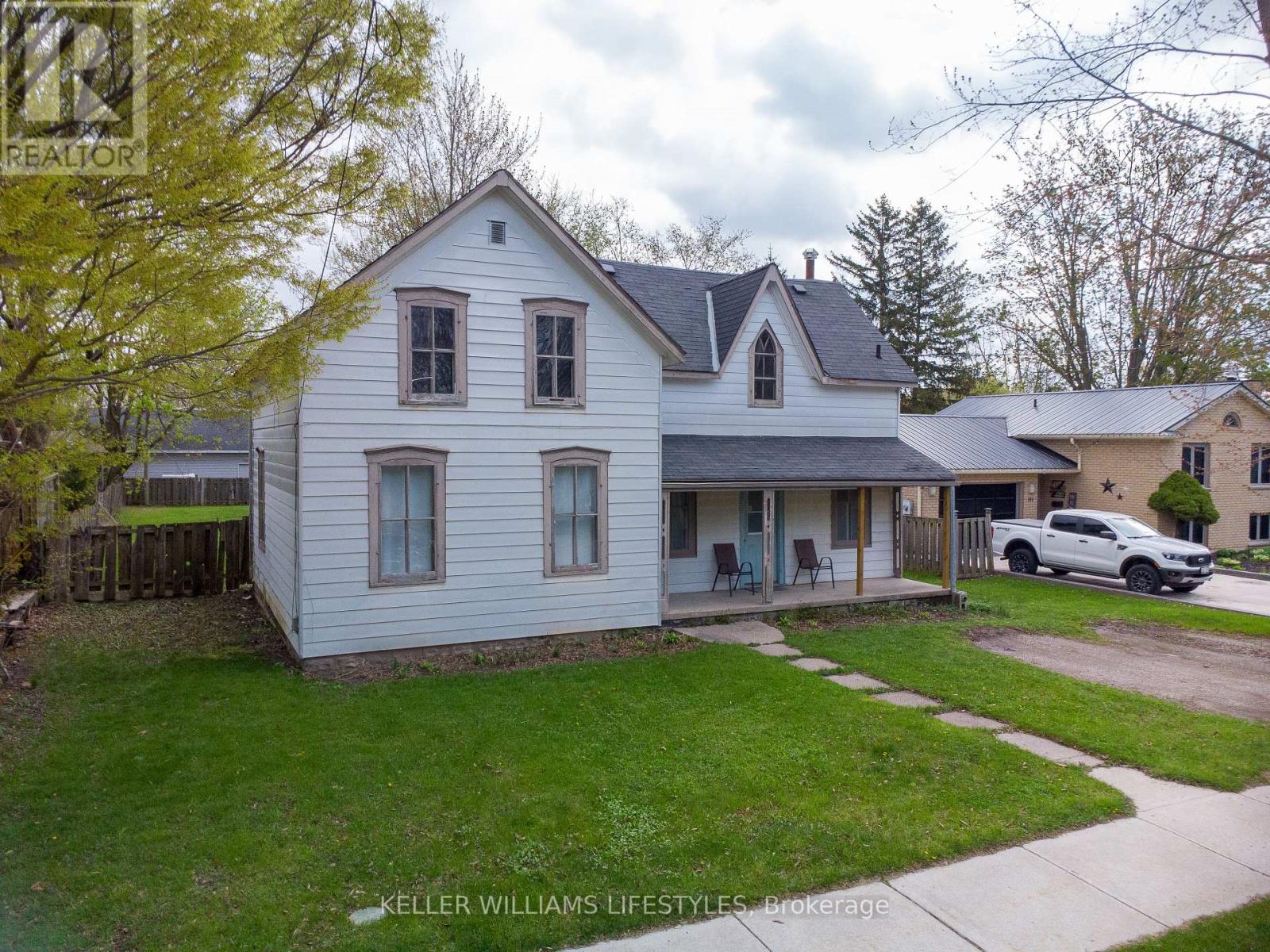 183 Victoria Street, Southwest Middlesex, Ontario  N0L 1M0 - Photo 2 - X12130657