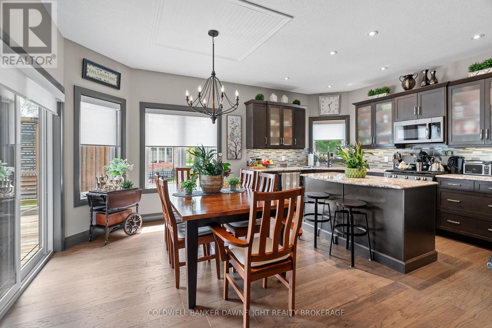 277 Darling Boulevard, South Huron, Ontario  N0M 1S1 - Photo 11 - X12133043