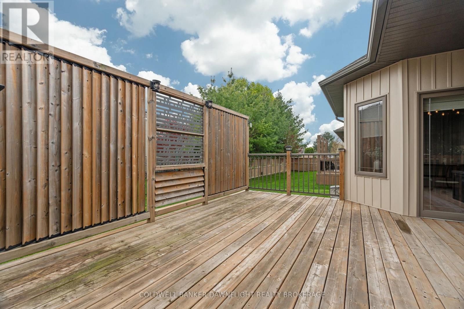 277 Darling Boulevard, South Huron, Ontario  N0M 1S1 - Photo 36 - X12133043