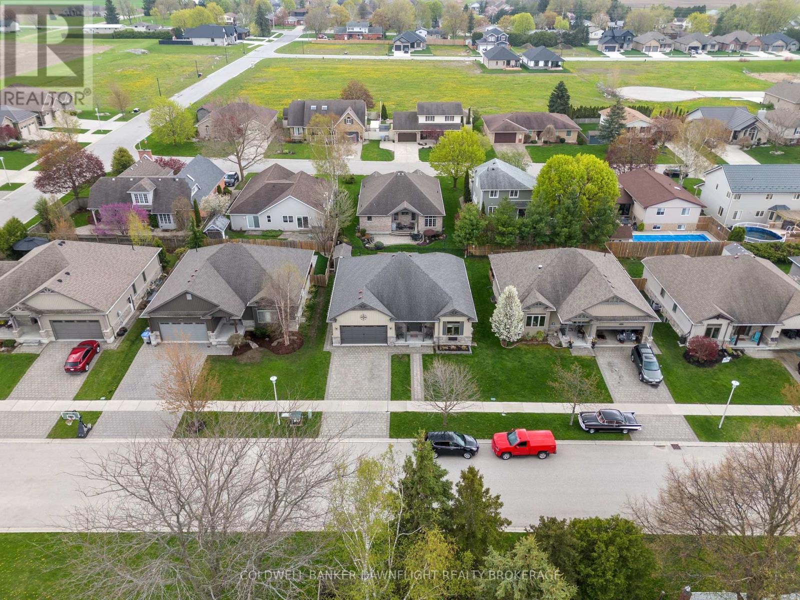 277 Darling Boulevard, South Huron, Ontario  N0M 1S1 - Photo 47 - X12133043