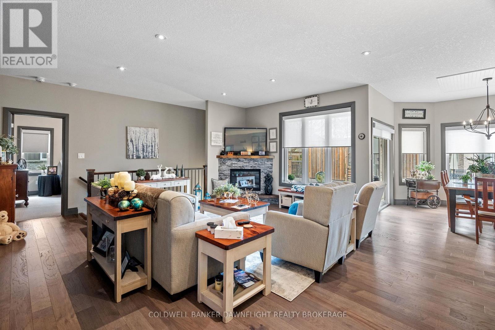277 Darling Boulevard, South Huron, Ontario  N0M 1S1 - Photo 7 - X12133043