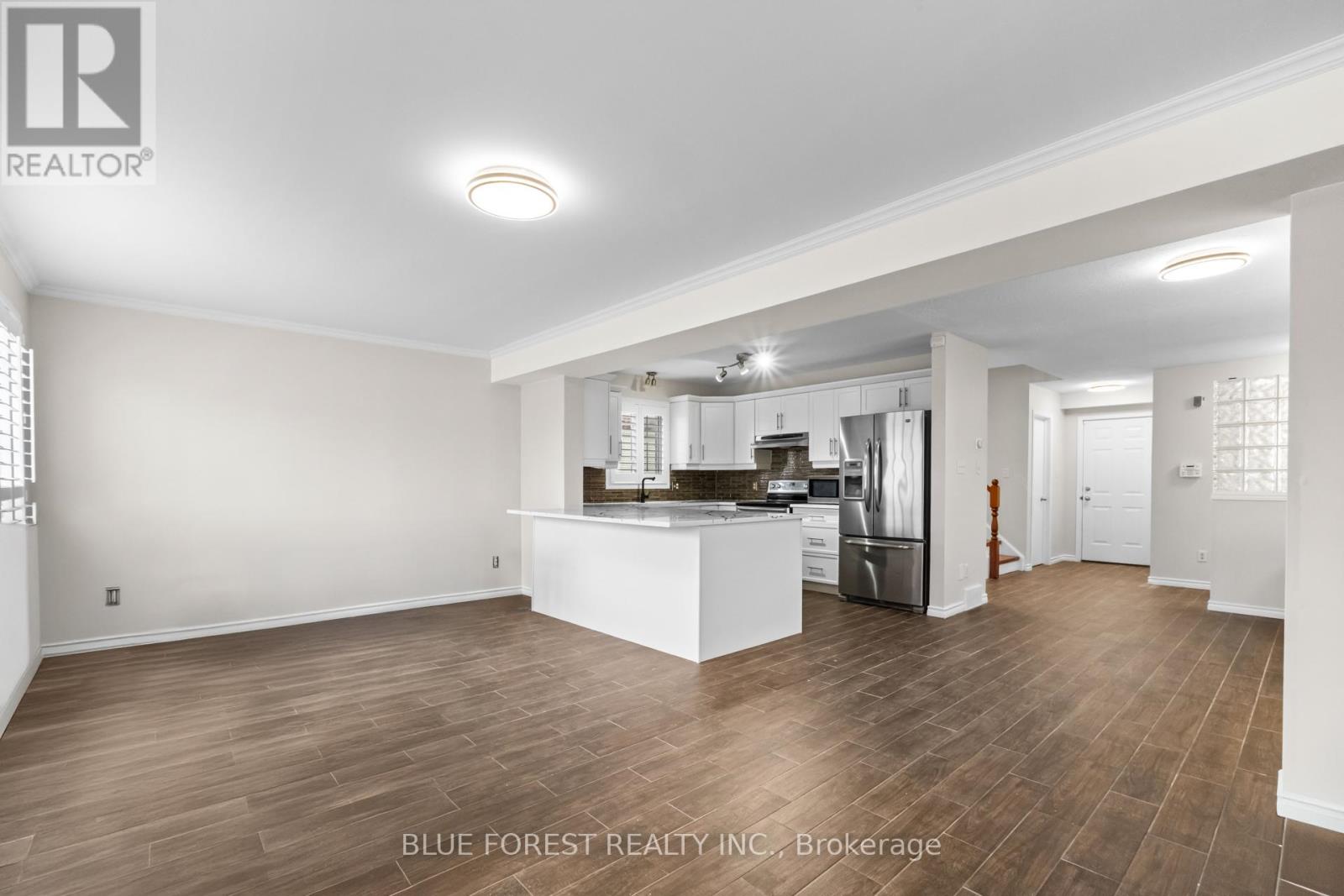 3053 Meadowgate Boulevard, London South, Ontario  N6M 1L1 - Photo 10 - X12133096