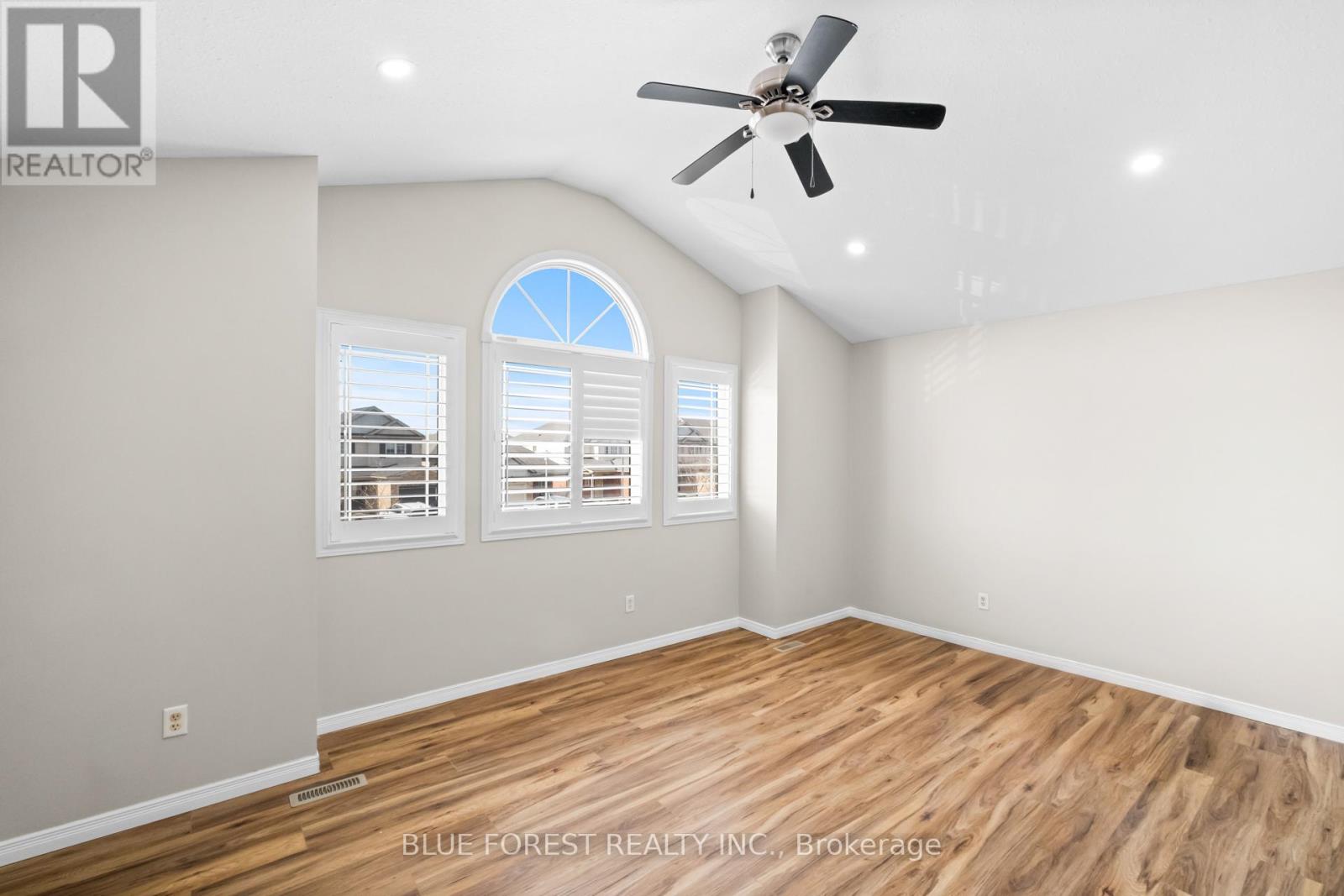 3053 Meadowgate Boulevard, London South, Ontario  N6M 1L1 - Photo 14 - X12133096