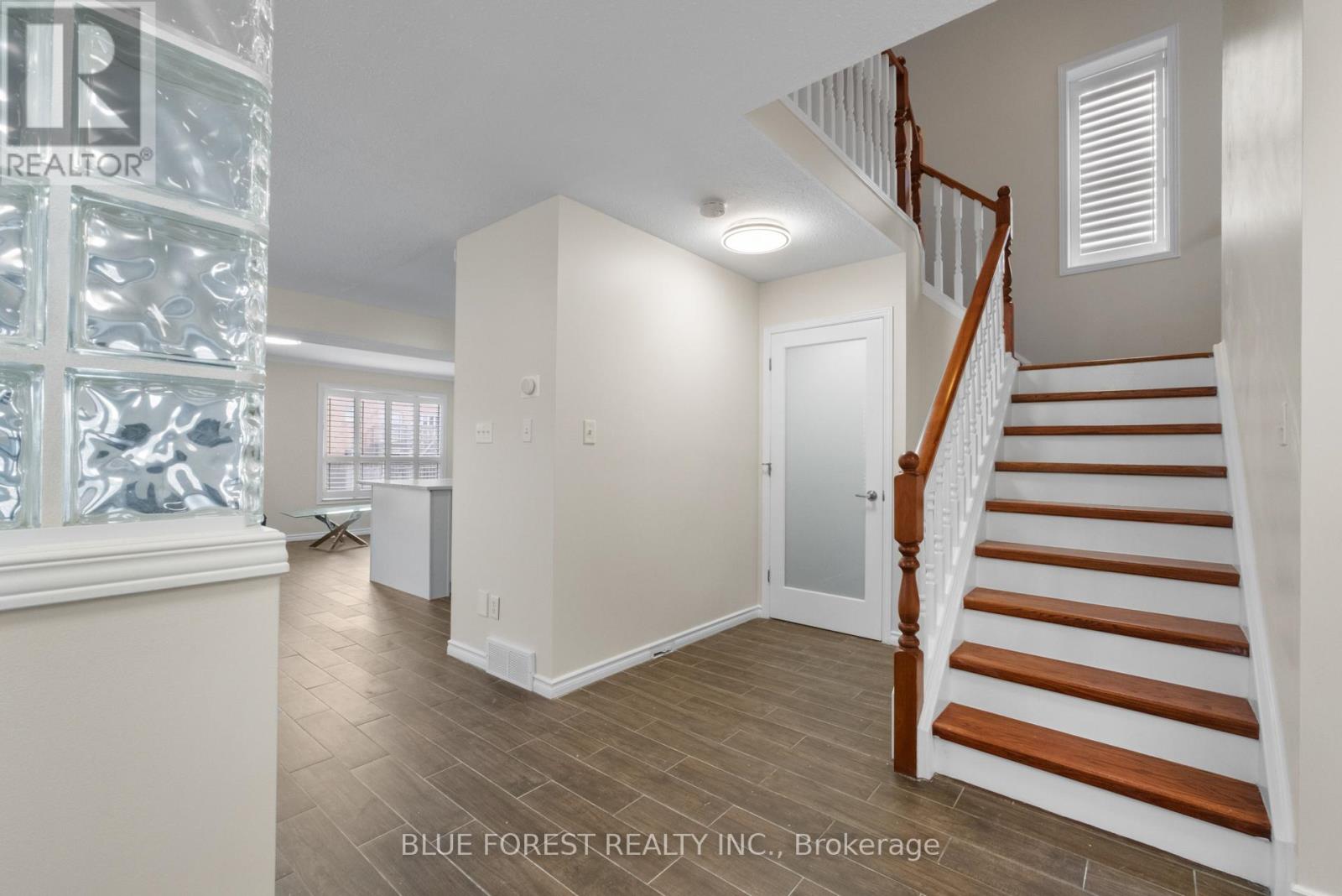 3053 Meadowgate Boulevard, London South, Ontario  N6M 1L1 - Photo 2 - X12133096