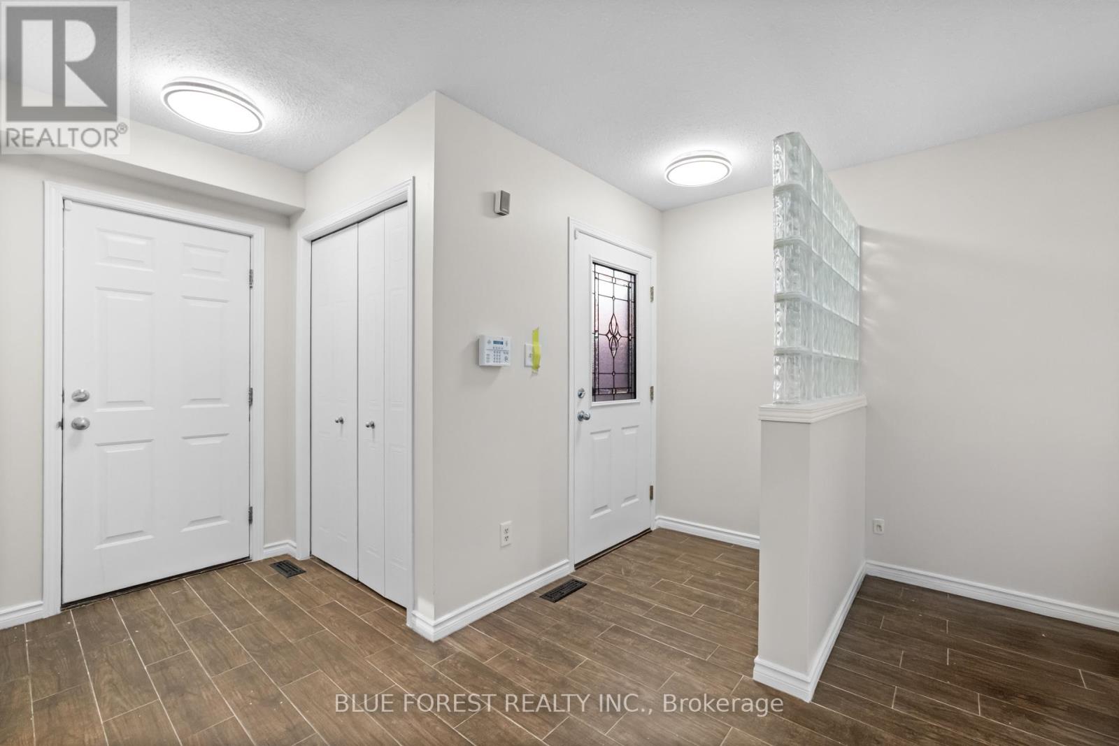 3053 Meadowgate Boulevard, London South, Ontario  N6M 1L1 - Photo 3 - X12133096